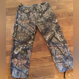 Walls camo hunting outdoor pants.